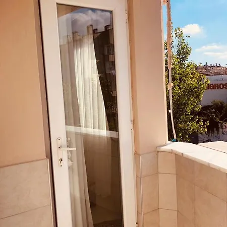 In Centrum, 3 Minutes To The Damlatas And Cleopatra Apartment