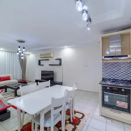 Apartment In Centrum, 3 Minutes To The Damlatas And Cleopatra Alanya