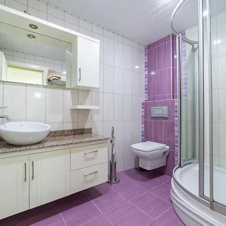 In Centrum, 3 Minutes To The Damlatas And Cleopatra Apartment *