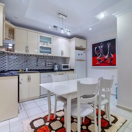 In Centrum, 3 Minutes To The Damlatas And Cleopatra Apartment